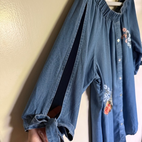 HeartSoul Embroidered Chambray Top Plus Size 1X Boho - Picture 5 of 11